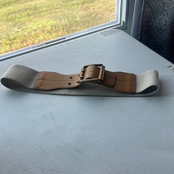 Express Tan and Gray Belt Bag Versatile and Stylish - Picture 2 of 7